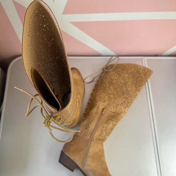 NWOT Over the knee lace up boots - Picture 7 of 14